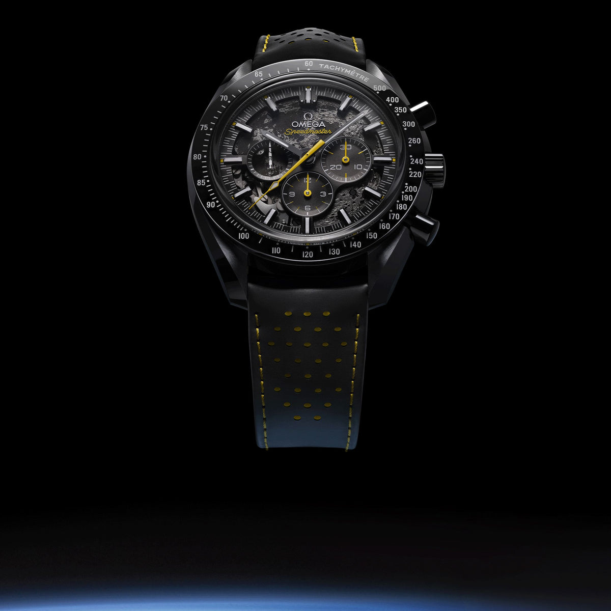 Omega Speedmaster Moonwatch Dark Side of the Moon “Apollo 8” 2024 Manual 44.25 mm