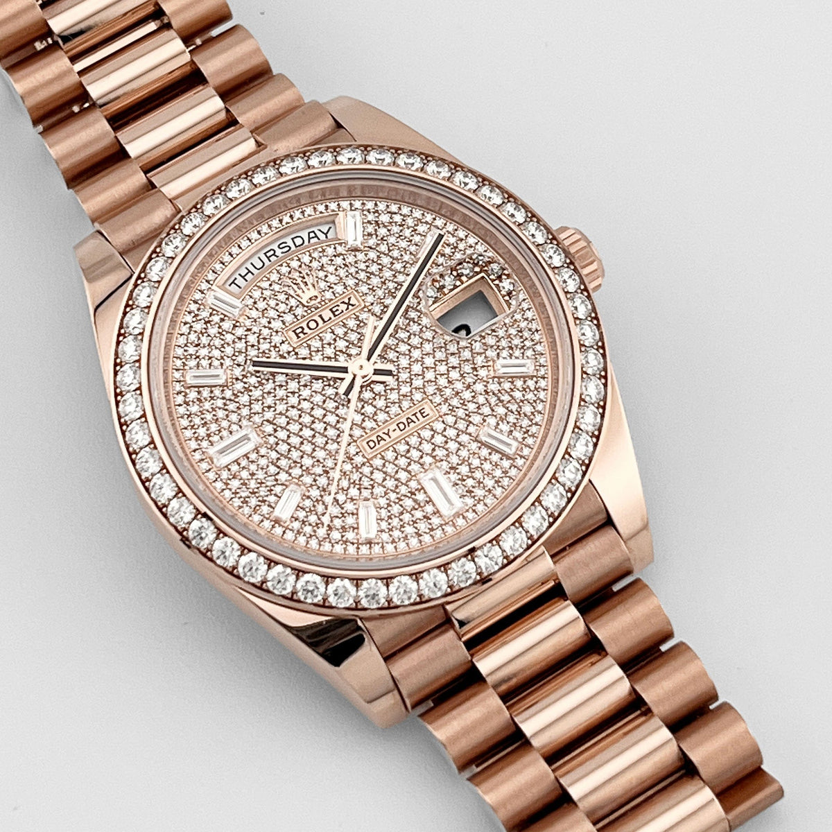 Rolex Day-Date 40 228345RBR Everose Gold Diamond-Paved Dial Diamond Bezel Automatic 40 mm