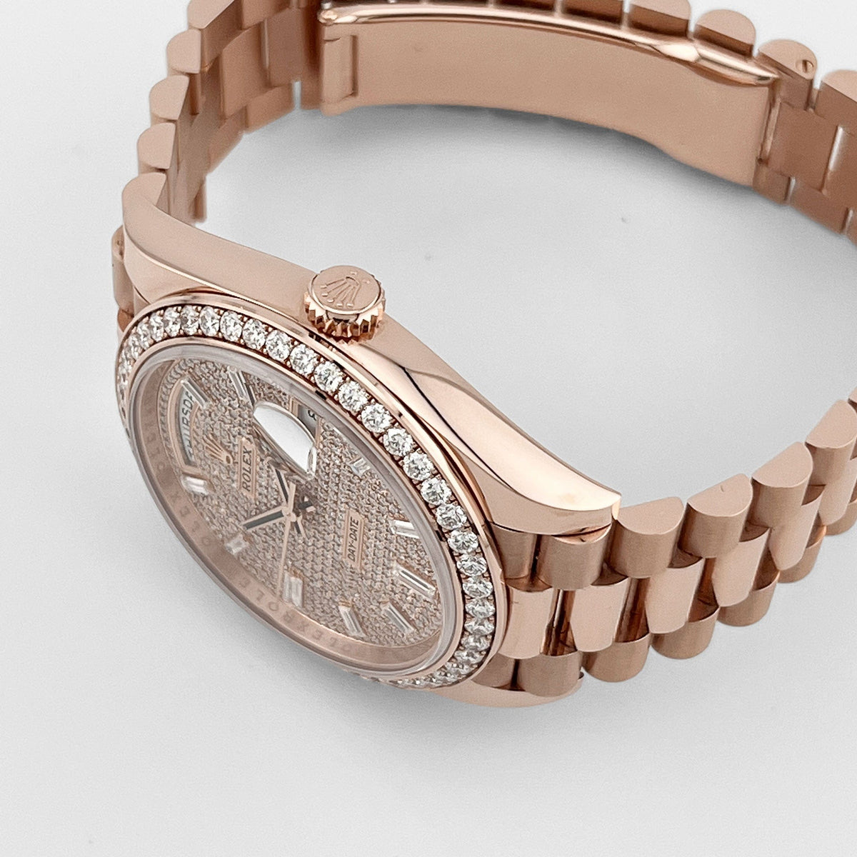 Rolex Day-Date 40 228345RBR Everose Gold Diamond-Paved Dial Diamond Bezel Automatic 40 mm